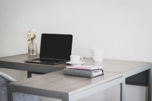 在宅勤務での目の疲れ対策にはどんな方法がある？