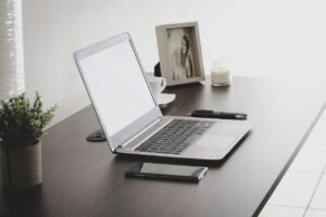 在宅勤務で昇給制度がある会社の見分け方は？