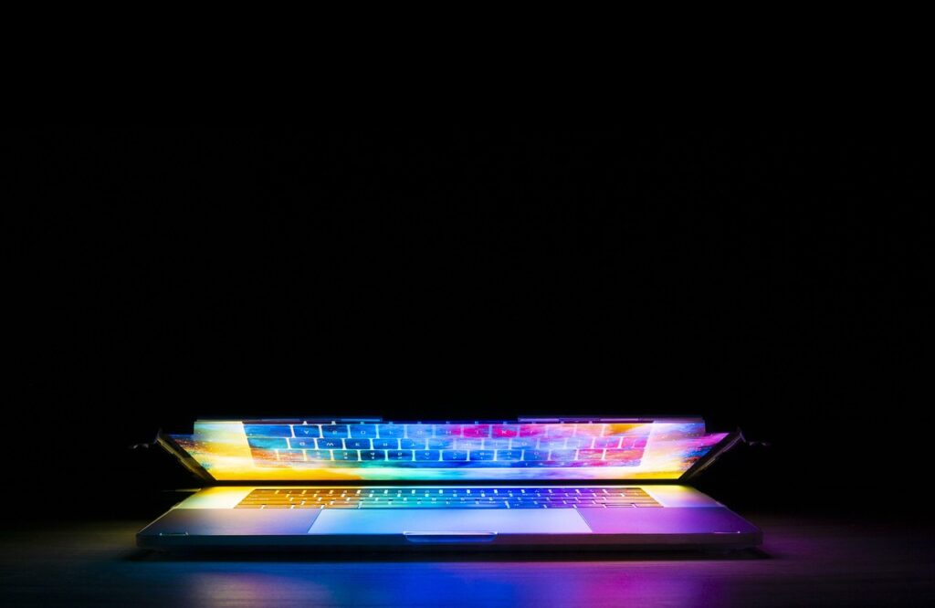 リモートワークに最適な通信ネットワークはどれがおすすめ？