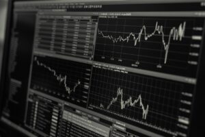 リモートワークの収入相場はどれくらい？